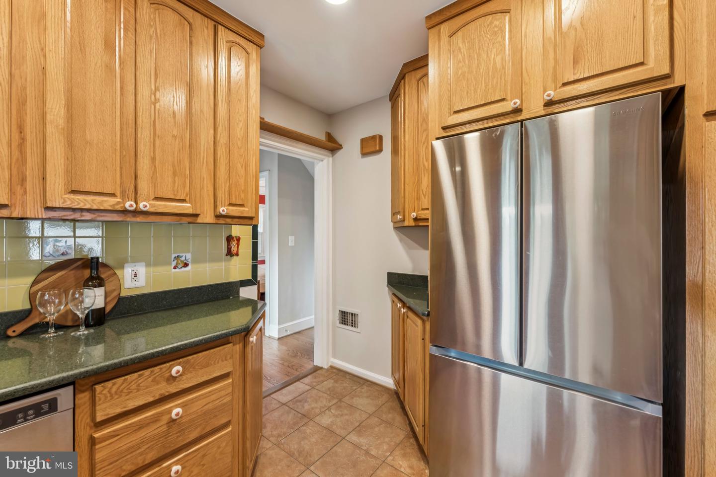 1811 N WAKEFIELD ST, ARLINGTON, Virginia 22207, 3 Bedrooms Bedrooms, ,2 BathroomsBathrooms,Residential,For sale,1811 N WAKEFIELD ST,VAAR2061382 MLS # VAAR2061382