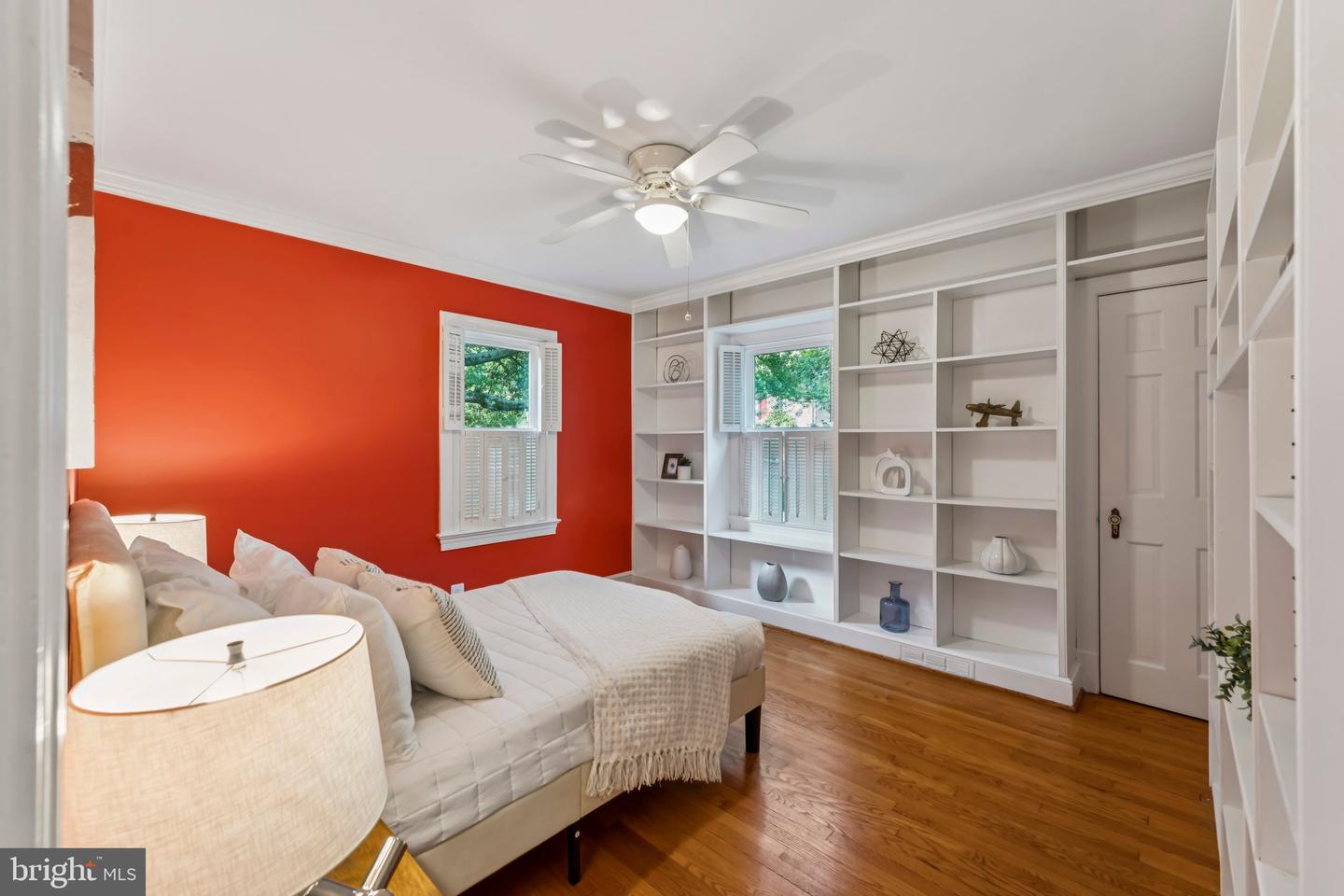 1811 N WAKEFIELD ST, ARLINGTON, Virginia 22207, 3 Bedrooms Bedrooms, ,2 BathroomsBathrooms,Residential,For sale,1811 N WAKEFIELD ST,VAAR2061382 MLS # VAAR2061382