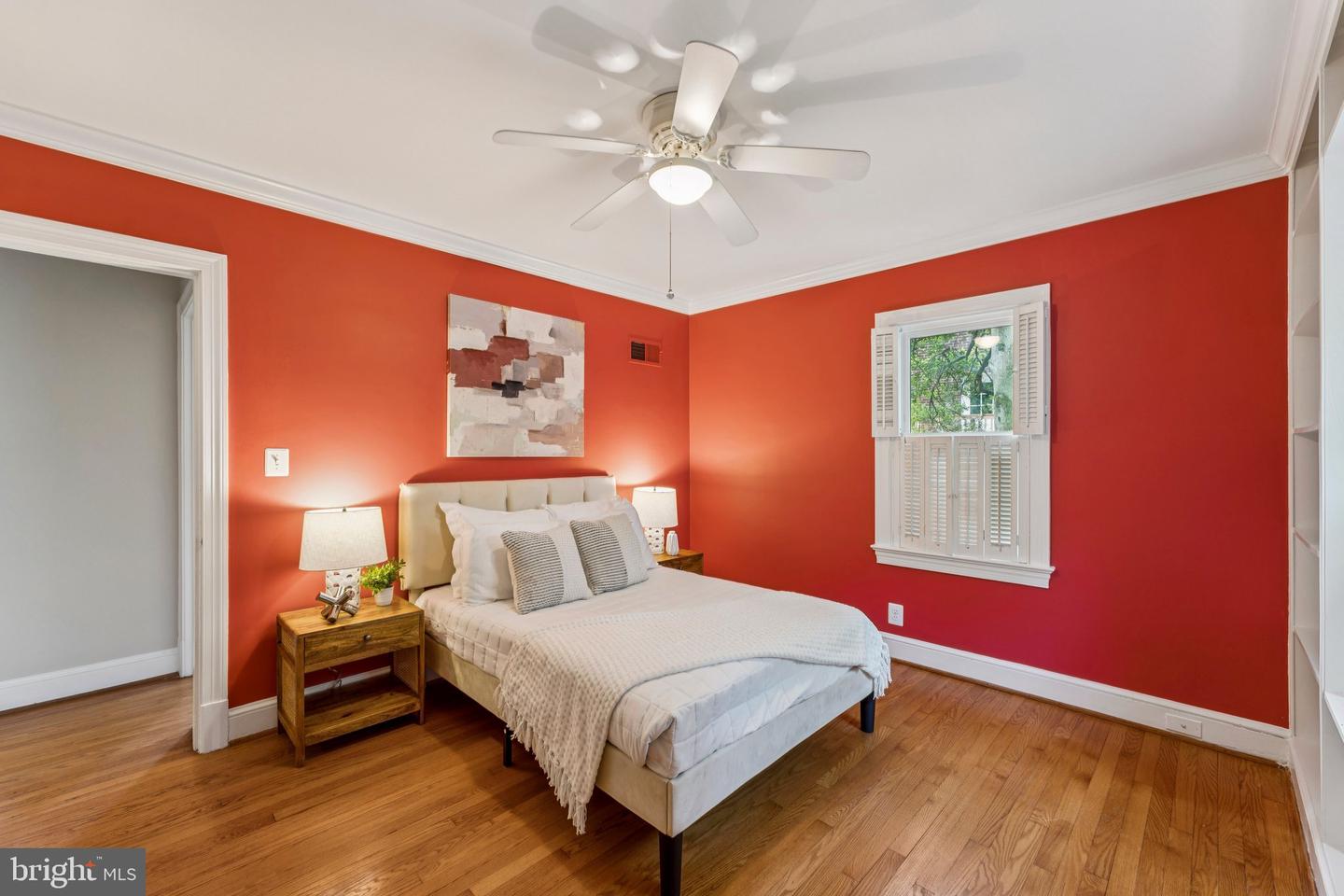 1811 N WAKEFIELD ST, ARLINGTON, Virginia 22207, 3 Bedrooms Bedrooms, ,2 BathroomsBathrooms,Residential,For sale,1811 N WAKEFIELD ST,VAAR2061382 MLS # VAAR2061382