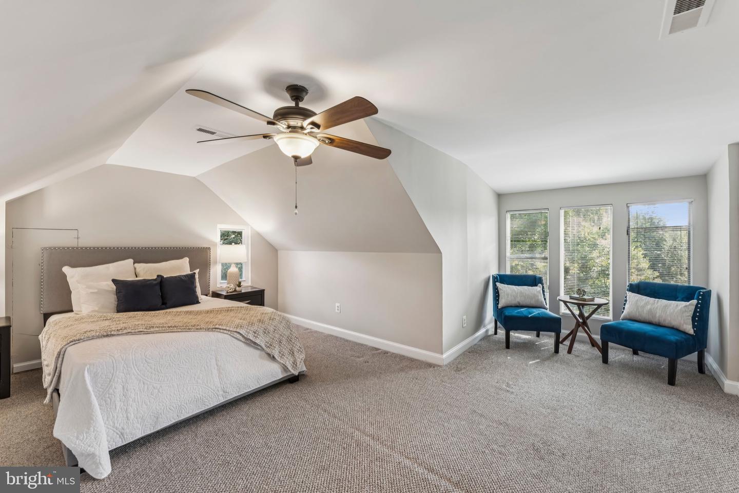 1811 N WAKEFIELD ST, ARLINGTON, Virginia 22207, 3 Bedrooms Bedrooms, ,2 BathroomsBathrooms,Residential,For sale,1811 N WAKEFIELD ST,VAAR2061382 MLS # VAAR2061382