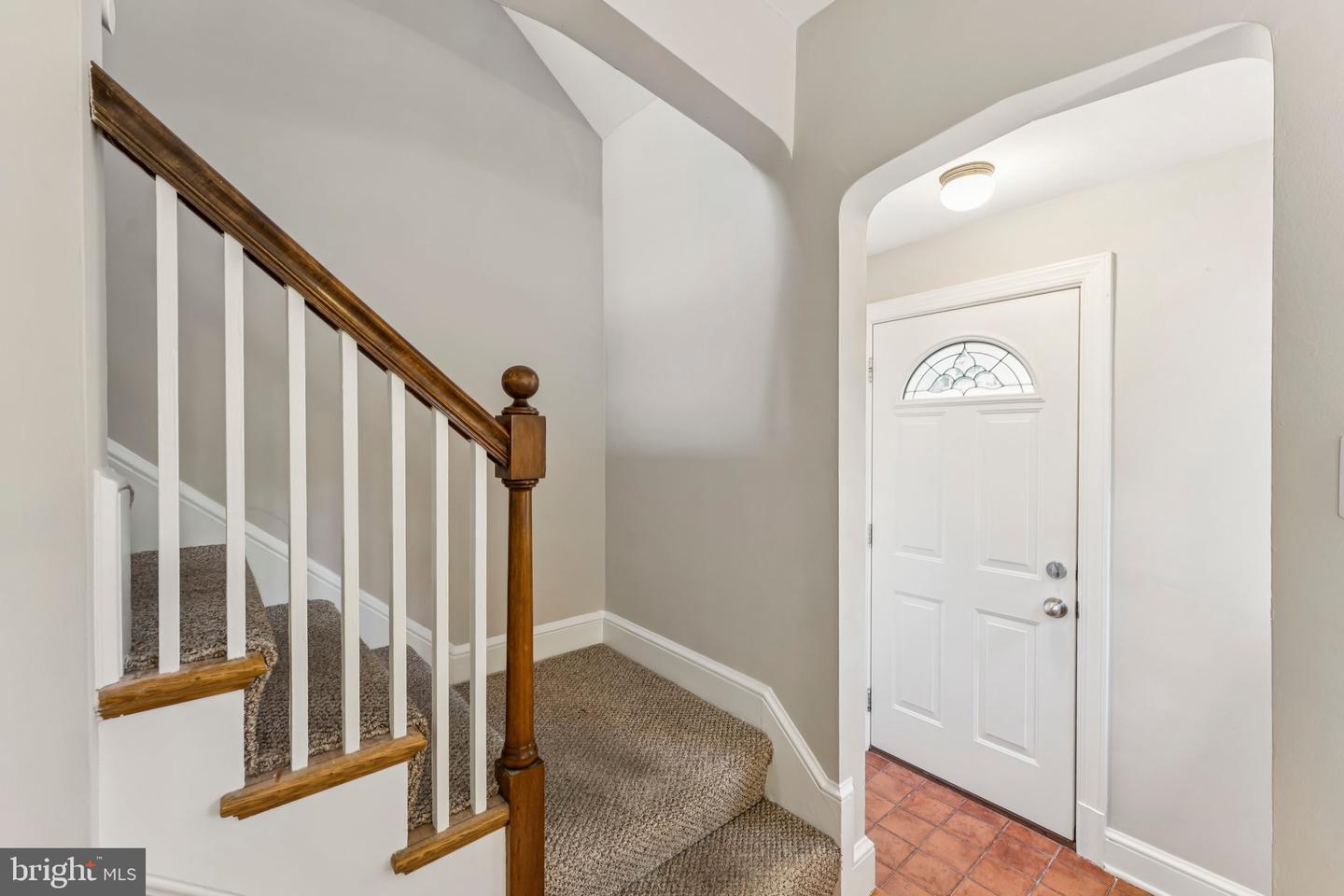 1811 N WAKEFIELD ST, ARLINGTON, Virginia 22207, 3 Bedrooms Bedrooms, ,2 BathroomsBathrooms,Residential,For sale,1811 N WAKEFIELD ST,VAAR2061382 MLS # VAAR2061382