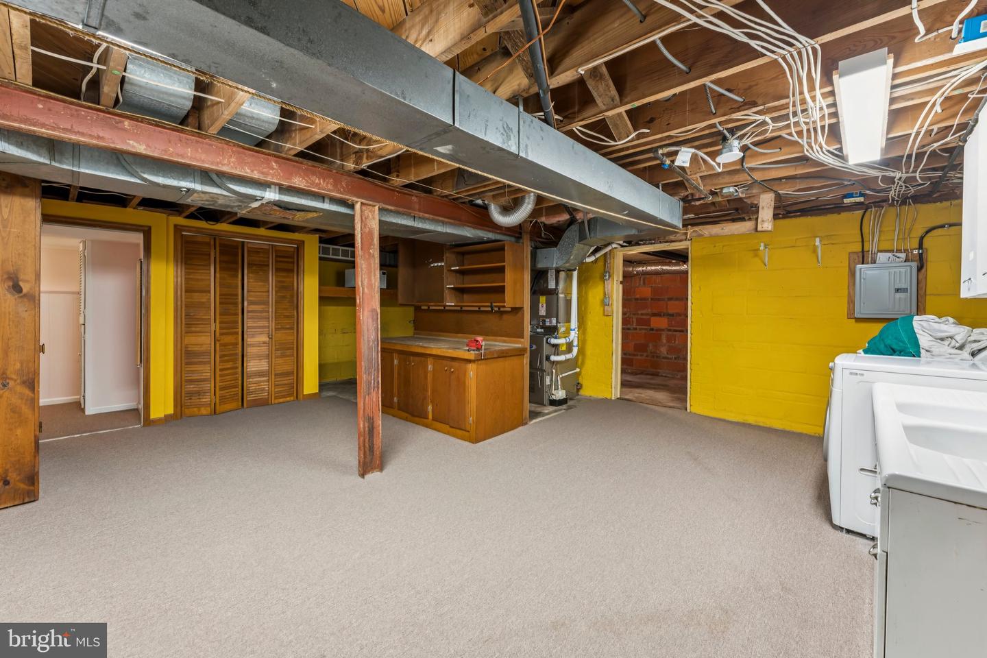 1811 N WAKEFIELD ST, ARLINGTON, Virginia 22207, 3 Bedrooms Bedrooms, ,2 BathroomsBathrooms,Residential,For sale,1811 N WAKEFIELD ST,VAAR2061382 MLS # VAAR2061382