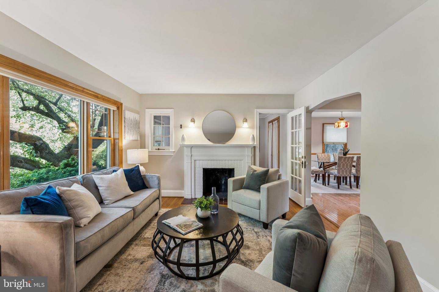 1811 N WAKEFIELD ST, ARLINGTON, Virginia 22207, 3 Bedrooms Bedrooms, ,2 BathroomsBathrooms,Residential,For sale,1811 N WAKEFIELD ST,VAAR2061382 MLS # VAAR2061382