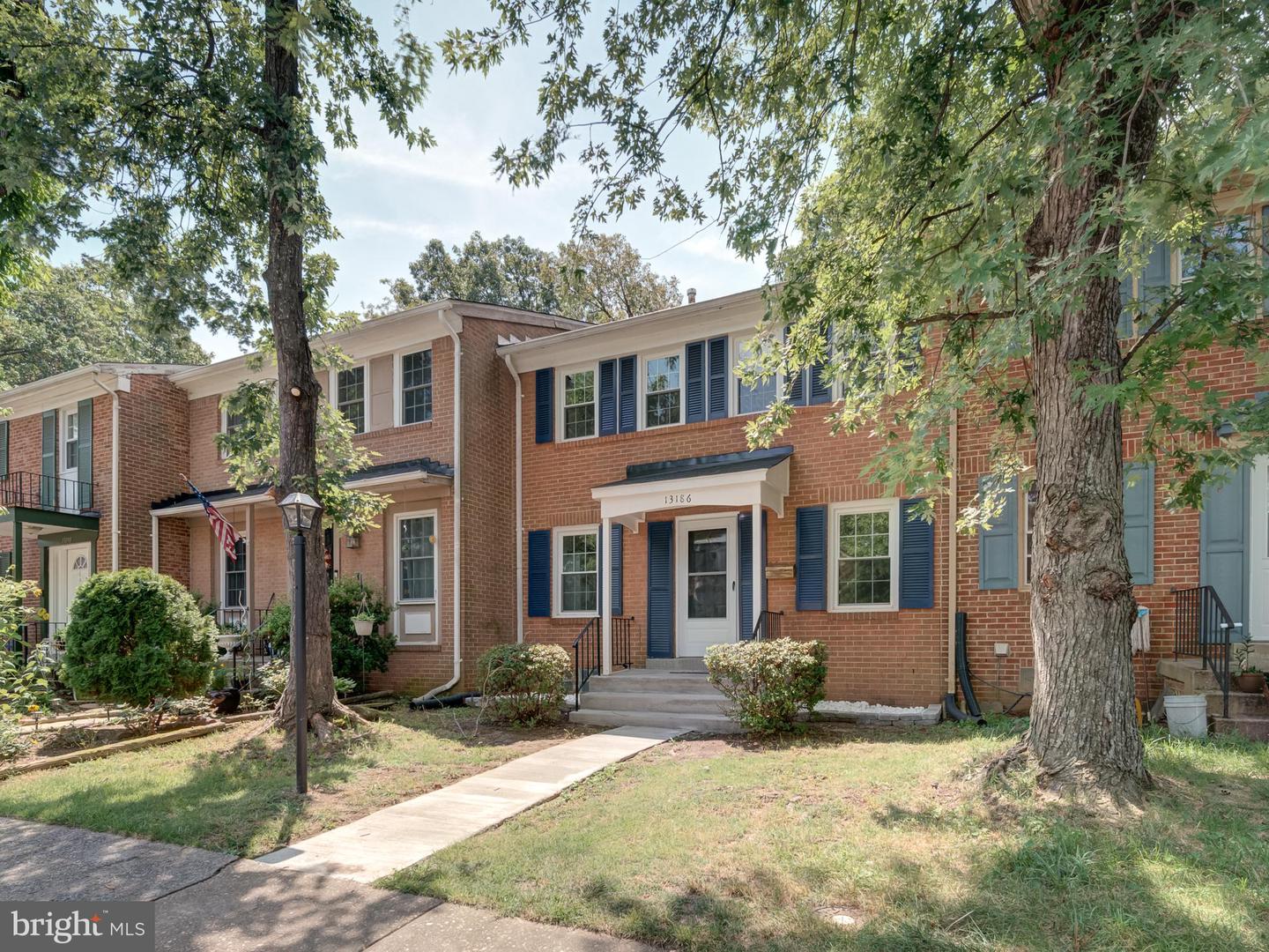 13186 PUTNAM CIR, WOODBRIDGE, Virginia 22191, 4 Bedrooms Bedrooms, ,3 BathroomsBathrooms,Residential,For sale,13186 PUTNAM CIR,VAPW2100354 MLS # VAPW2100354