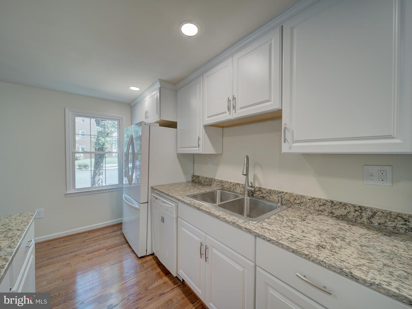 13186 PUTNAM CIR, WOODBRIDGE, Virginia 22191, 4 Bedrooms Bedrooms, ,3 BathroomsBathrooms,Residential,For sale,13186 PUTNAM CIR,VAPW2100354 MLS # VAPW2100354