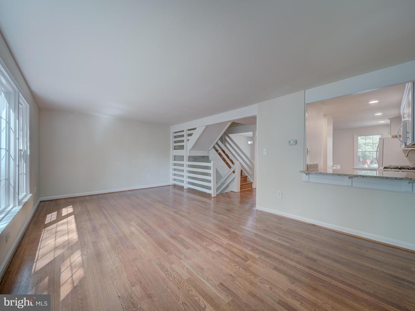 13186 PUTNAM CIR, WOODBRIDGE, Virginia 22191, 4 Bedrooms Bedrooms, ,3 BathroomsBathrooms,Residential,For sale,13186 PUTNAM CIR,VAPW2100354 MLS # VAPW2100354