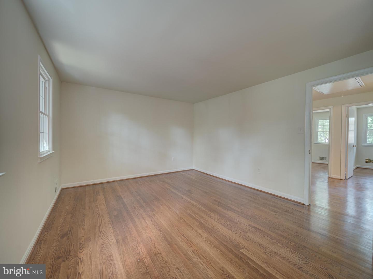 13186 PUTNAM CIR, WOODBRIDGE, Virginia 22191, 4 Bedrooms Bedrooms, ,3 BathroomsBathrooms,Residential,For sale,13186 PUTNAM CIR,VAPW2100354 MLS # VAPW2100354