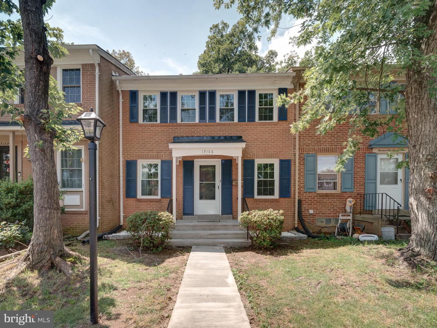 13186 PUTNAM CIR, WOODBRIDGE, Virginia 22191, 4 Bedrooms Bedrooms, ,3 BathroomsBathrooms,Residential,For sale,13186 PUTNAM CIR,VAPW2100354 MLS # VAPW2100354
