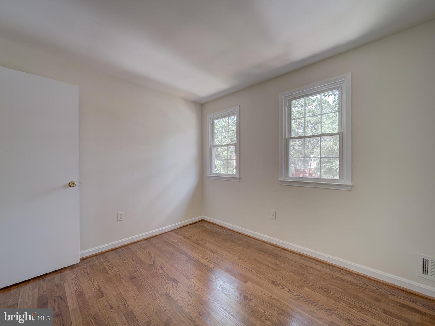 13186 PUTNAM CIR, WOODBRIDGE, Virginia 22191, 4 Bedrooms Bedrooms, ,3 BathroomsBathrooms,Residential,For sale,13186 PUTNAM CIR,VAPW2100354 MLS # VAPW2100354
