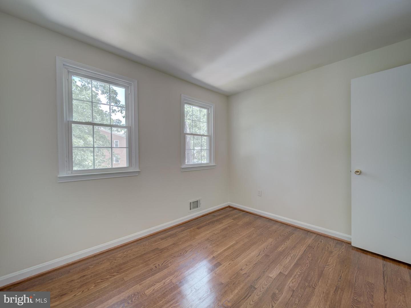 13186 PUTNAM CIR, WOODBRIDGE, Virginia 22191, 4 Bedrooms Bedrooms, ,3 BathroomsBathrooms,Residential,For sale,13186 PUTNAM CIR,VAPW2100354 MLS # VAPW2100354