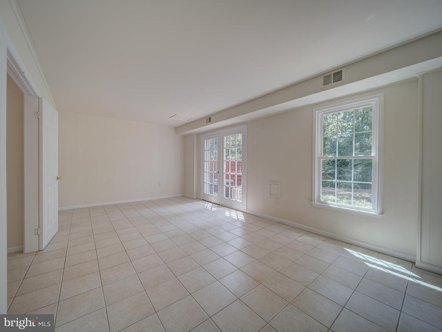 13186 PUTNAM CIR, WOODBRIDGE, Virginia 22191, 4 Bedrooms Bedrooms, ,3 BathroomsBathrooms,Residential,For sale,13186 PUTNAM CIR,VAPW2100354 MLS # VAPW2100354