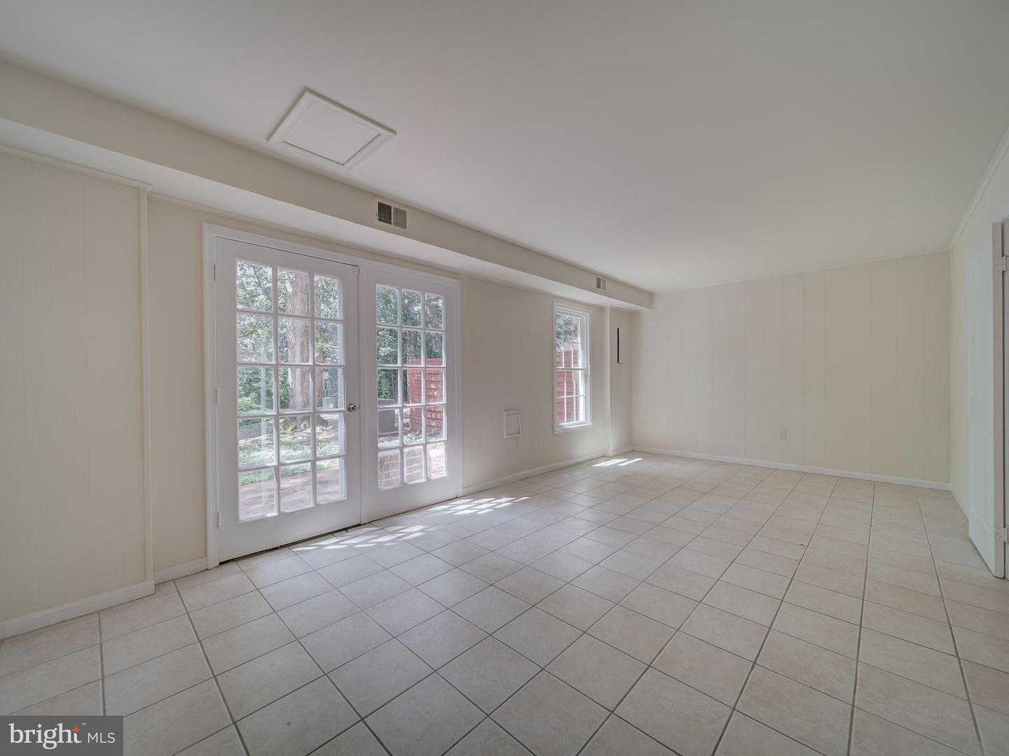 13186 PUTNAM CIR, WOODBRIDGE, Virginia 22191, 4 Bedrooms Bedrooms, ,3 BathroomsBathrooms,Residential,For sale,13186 PUTNAM CIR,VAPW2100354 MLS # VAPW2100354