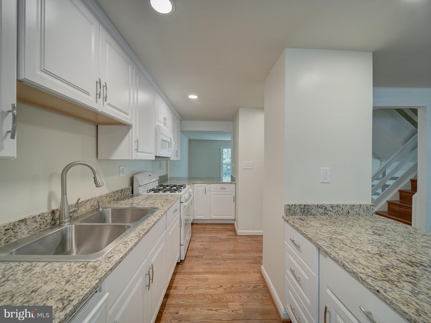 13186 PUTNAM CIR, WOODBRIDGE, Virginia 22191, 4 Bedrooms Bedrooms, ,3 BathroomsBathrooms,Residential,For sale,13186 PUTNAM CIR,VAPW2100354 MLS # VAPW2100354