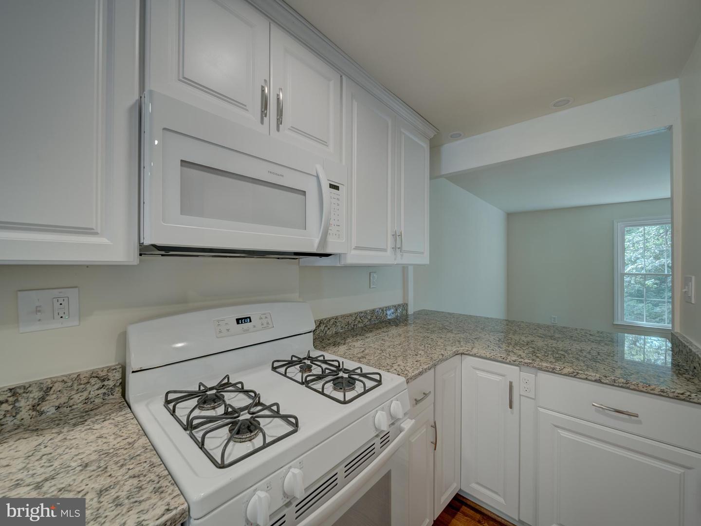 13186 PUTNAM CIR, WOODBRIDGE, Virginia 22191, 4 Bedrooms Bedrooms, ,3 BathroomsBathrooms,Residential,For sale,13186 PUTNAM CIR,VAPW2100354 MLS # VAPW2100354