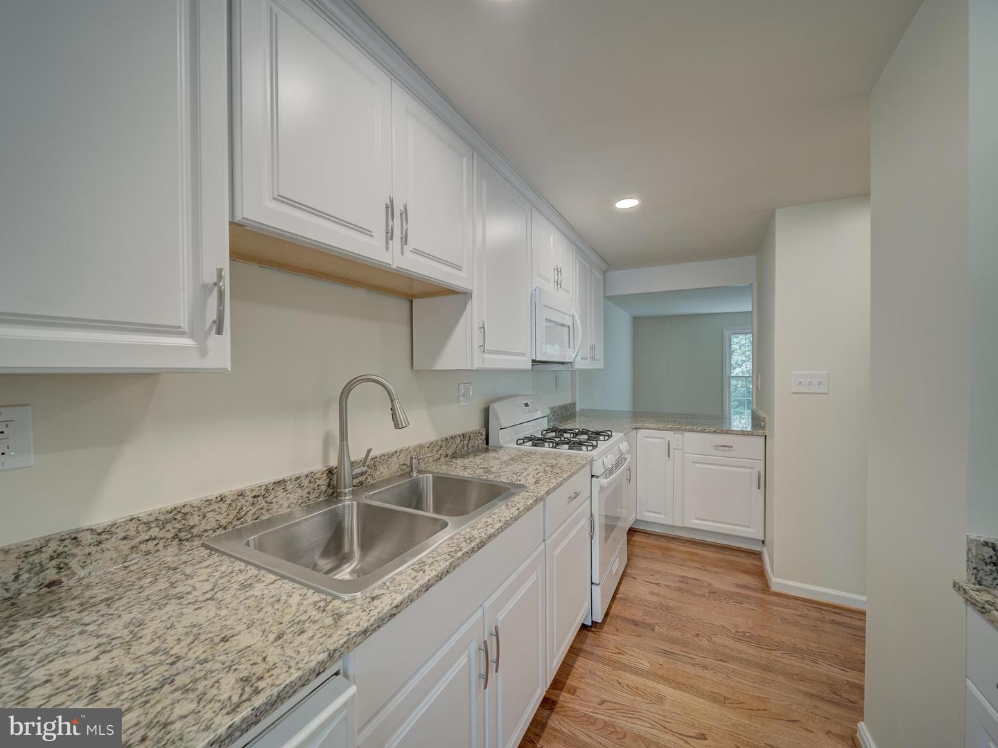 13186 PUTNAM CIR, WOODBRIDGE, Virginia 22191, 4 Bedrooms Bedrooms, ,3 BathroomsBathrooms,Residential,For sale,13186 PUTNAM CIR,VAPW2100354 MLS # VAPW2100354