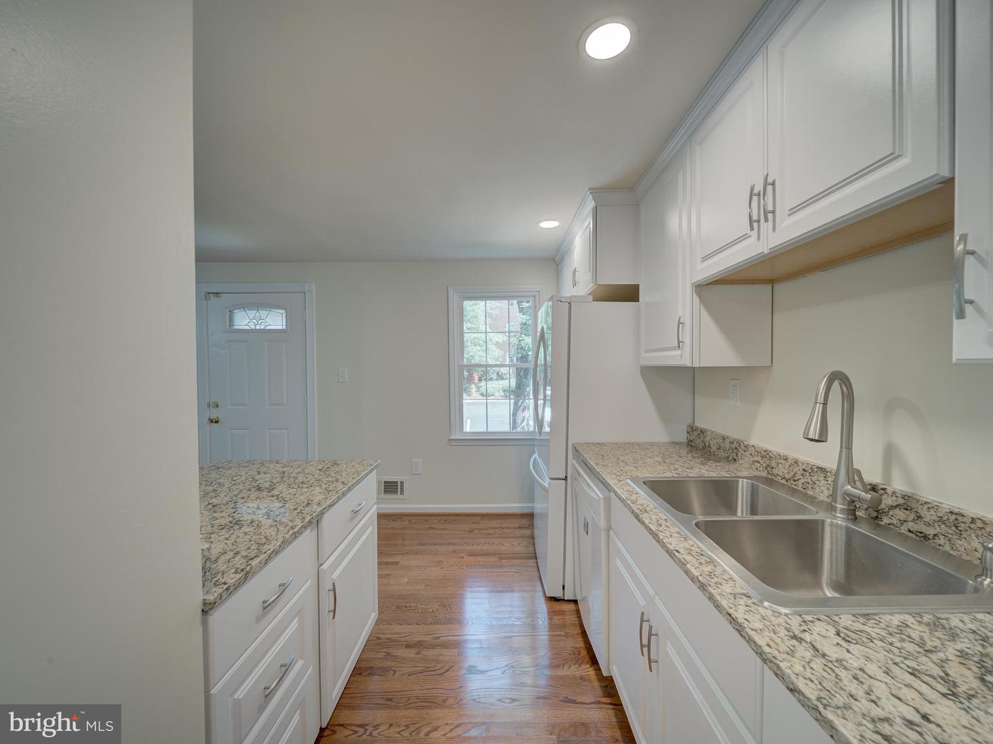 13186 PUTNAM CIR, WOODBRIDGE, Virginia 22191, 4 Bedrooms Bedrooms, ,3 BathroomsBathrooms,Residential,For sale,13186 PUTNAM CIR,VAPW2100354 MLS # VAPW2100354