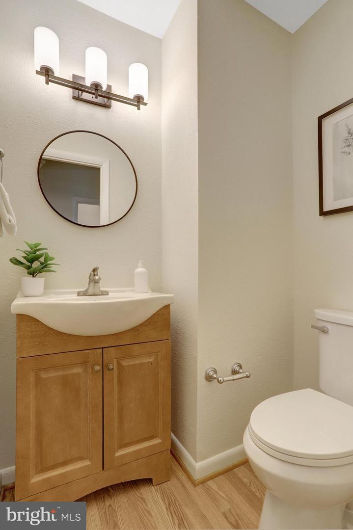 6372 EIGHTH CIR, ALEXANDRIA, Virginia 22312, 3 Bedrooms Bedrooms, ,2 BathroomsBathrooms,Residential,For sale,6372 EIGHTH CIR,VAFX2258530 MLS # VAFX2258530