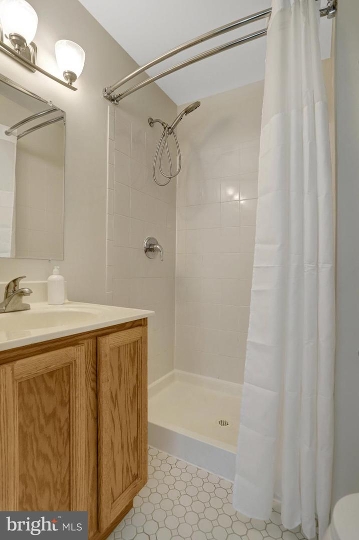 6372 EIGHTH CIR, ALEXANDRIA, Virginia 22312, 3 Bedrooms Bedrooms, ,2 BathroomsBathrooms,Residential,For sale,6372 EIGHTH CIR,VAFX2258530 MLS # VAFX2258530