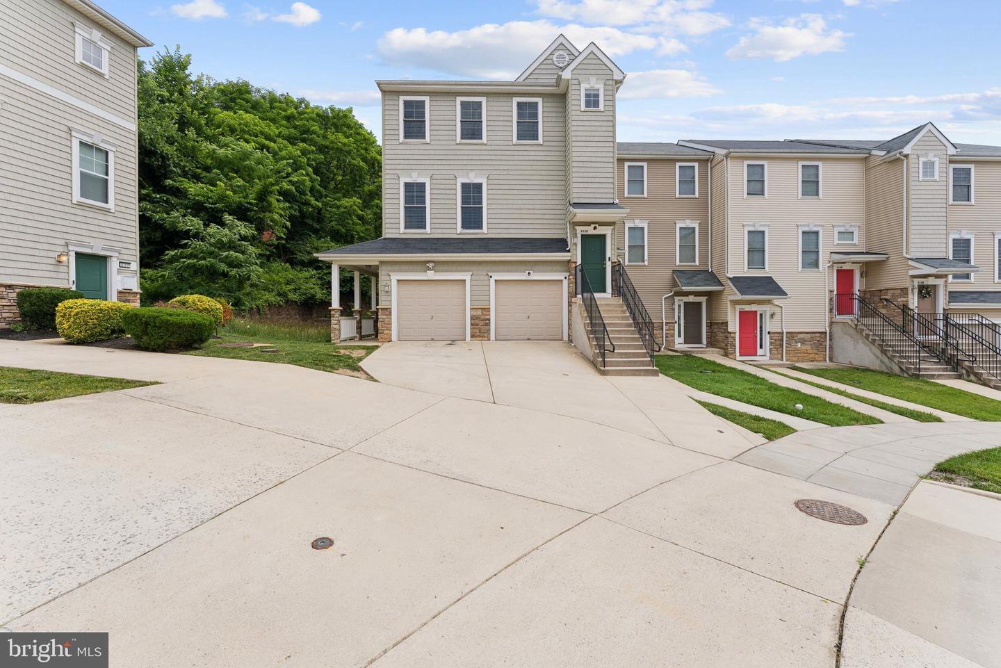 412 WOODCREST DR SE #412B, WASHINGTON, District Of Columbia 20032, 3 Bedrooms Bedrooms, ,2 BathroomsBathrooms,Residential,For sale,412 WOODCREST DR SE #412B,DCDC2213182 MLS # DCDC2213182