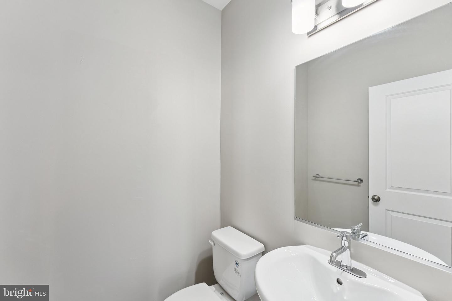 412 WOODCREST DR SE #412B, WASHINGTON, District Of Columbia 20032, 3 Bedrooms Bedrooms, ,2 BathroomsBathrooms,Residential,For sale,412 WOODCREST DR SE #412B,DCDC2213182 MLS # DCDC2213182 412 WOODCREST DR SE #412B, WASHINGTON, District Of Columbia 20032, 3 Bedrooms Bedrooms, ,2 BathroomsBathrooms,Residential,For sale,412 WOODCREST DR SE #412B,DCDC2213182 MLS # DCDC2213182