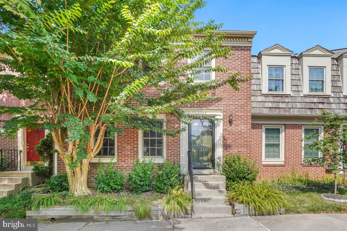 2263 IDYLWOOD STATION LN, FALLS CHURCH, Virginia 22043, 2 Bedrooms Bedrooms, ,3 BathroomsBathrooms,Residential,For sale,2263 IDYLWOOD STATION LN,VAFX2258858 MLS # VAFX2258858