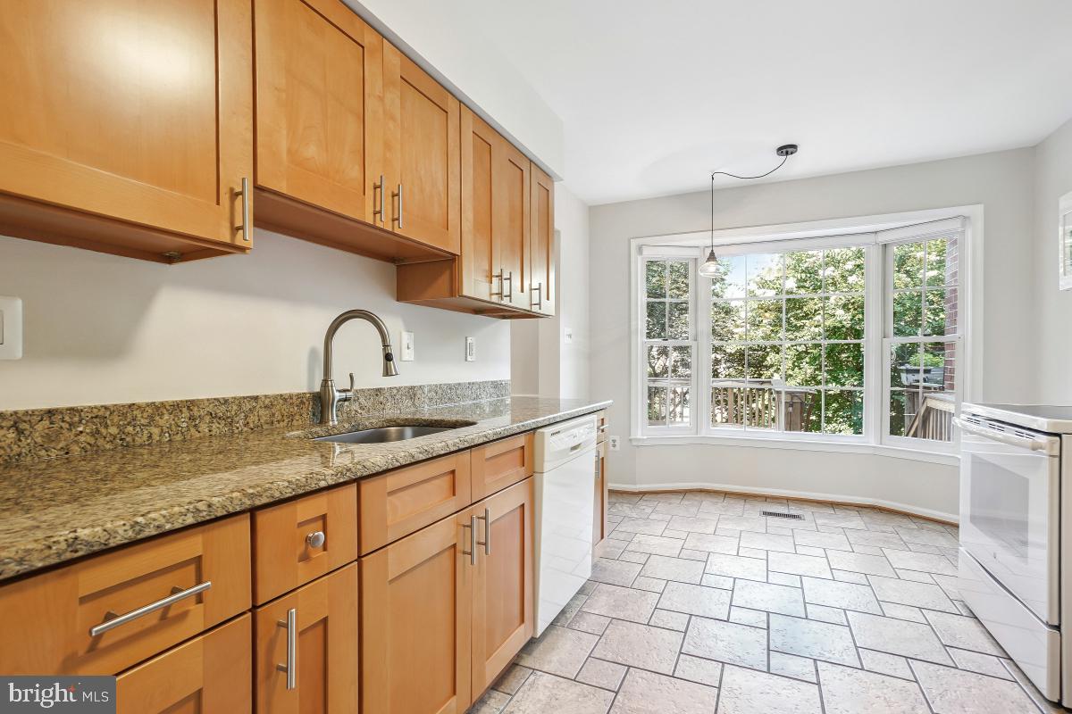 2263 IDYLWOOD STATION LN, FALLS CHURCH, Virginia 22043, 2 Bedrooms Bedrooms, ,3 BathroomsBathrooms,Residential,For sale,2263 IDYLWOOD STATION LN,VAFX2258858 MLS # VAFX2258858