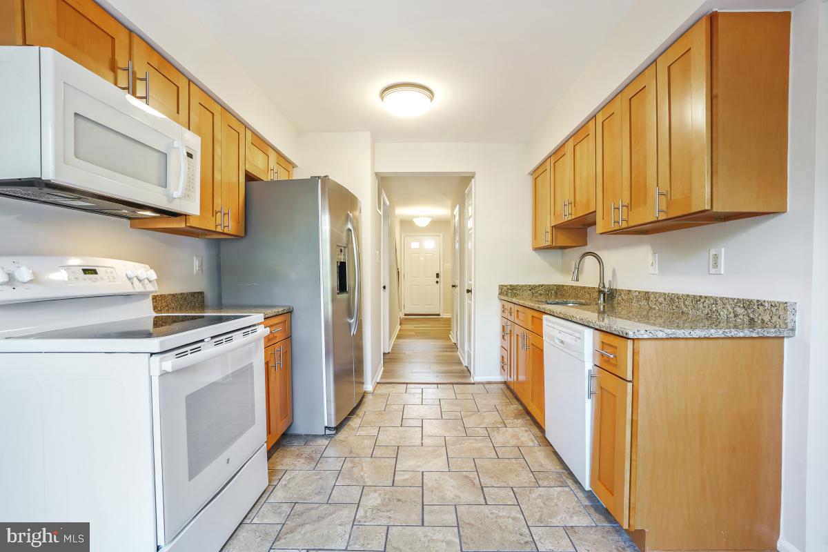 2263 IDYLWOOD STATION LN, FALLS CHURCH, Virginia 22043, 2 Bedrooms Bedrooms, ,3 BathroomsBathrooms,Residential,For sale,2263 IDYLWOOD STATION LN,VAFX2258858 MLS # VAFX2258858