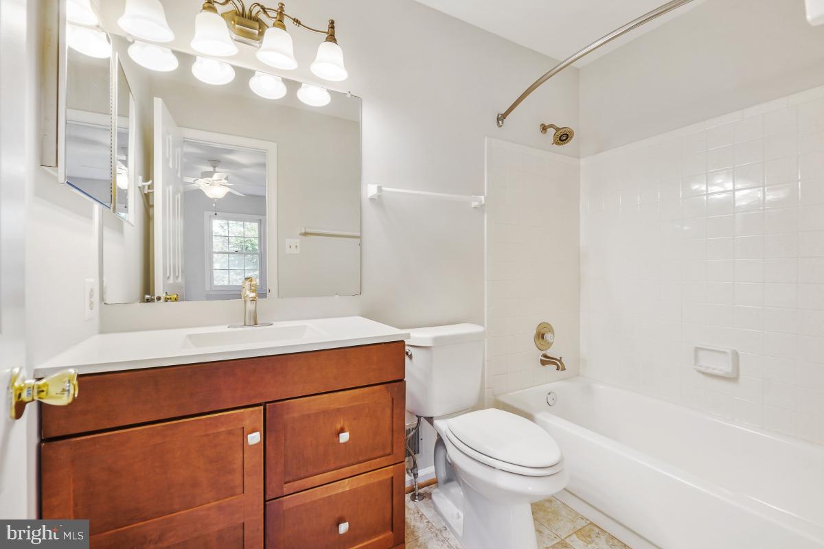 2263 IDYLWOOD STATION LN, FALLS CHURCH, Virginia 22043, 2 Bedrooms Bedrooms, ,3 BathroomsBathrooms,Residential,For sale,2263 IDYLWOOD STATION LN,VAFX2258858 MLS # VAFX2258858