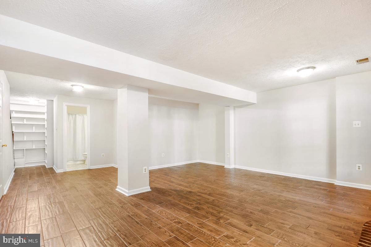 2263 IDYLWOOD STATION LN, FALLS CHURCH, Virginia 22043, 2 Bedrooms Bedrooms, ,3 BathroomsBathrooms,Residential,For sale,2263 IDYLWOOD STATION LN,VAFX2258858 MLS # VAFX2258858
