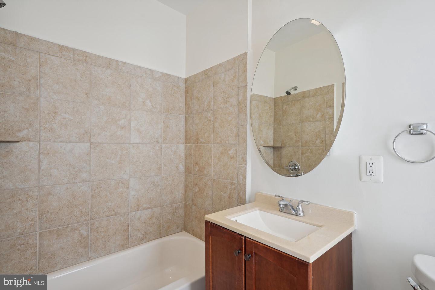 223 R ST NW, WASHINGTON, District Of Columbia 20001, 5 Bedrooms Bedrooms, ,3 BathroomsBathrooms,Residential,For sale,223 R ST NW,DCDC2213242 MLS # DCDC2213242
