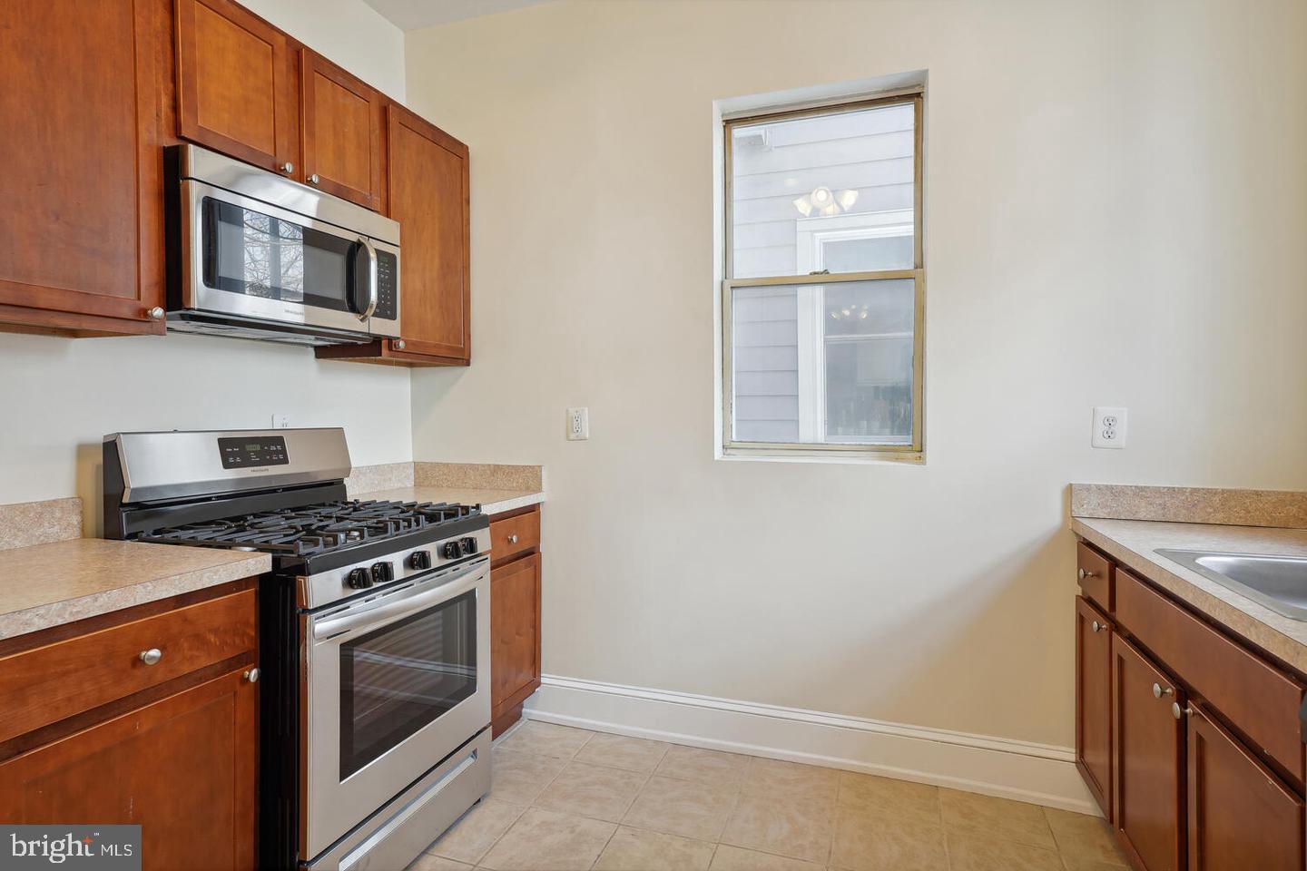 223 R ST NW, WASHINGTON, District Of Columbia 20001, 5 Bedrooms Bedrooms, ,3 BathroomsBathrooms,Residential,For sale,223 R ST NW,DCDC2213242 MLS # DCDC2213242