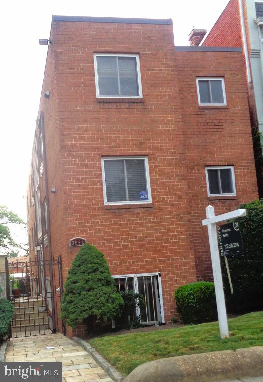 3656 NEW HAMPSHIRE AVE NW #4, WASHINGTON, District Of Columbia 20010, ,1 BathroomBathrooms,Residential,For sale,3656 NEW HAMPSHIRE AVE NW #4,DCDC2213302 MLS # DCDC2213302