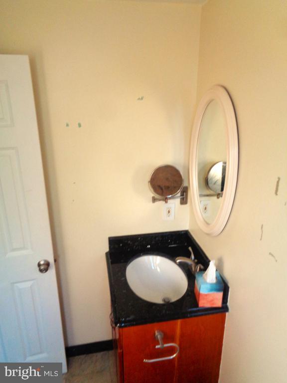 3656 NEW HAMPSHIRE AVE NW #4, WASHINGTON, District Of Columbia 20010, ,1 BathroomBathrooms,Residential,For sale,3656 NEW HAMPSHIRE AVE NW #4,DCDC2213302 MLS # DCDC2213302