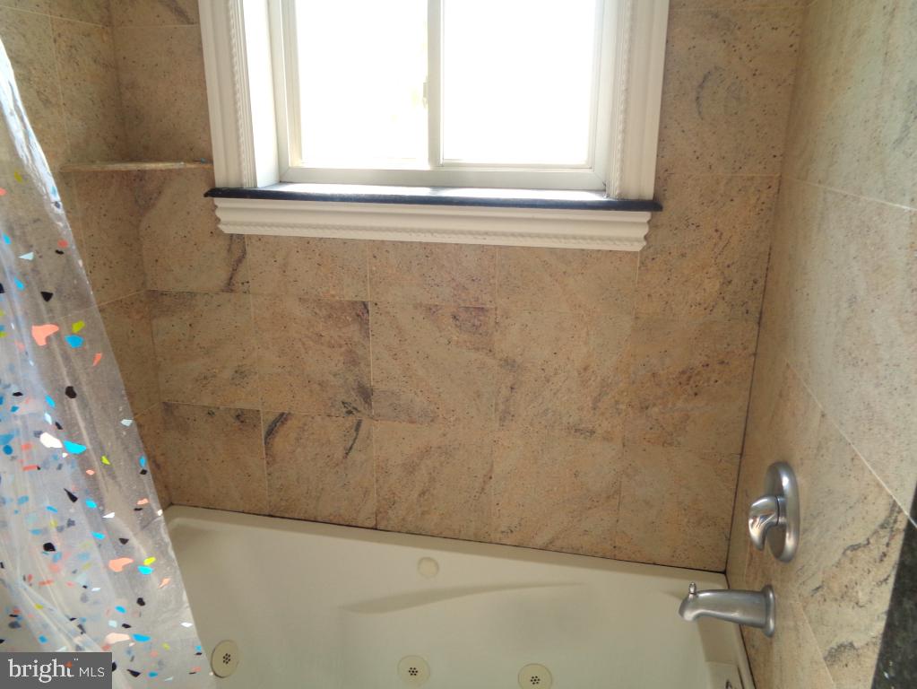 3656 NEW HAMPSHIRE AVE NW #4, WASHINGTON, District Of Columbia 20010, ,1 BathroomBathrooms,Residential,For sale,3656 NEW HAMPSHIRE AVE NW #4,DCDC2213302 MLS # DCDC2213302