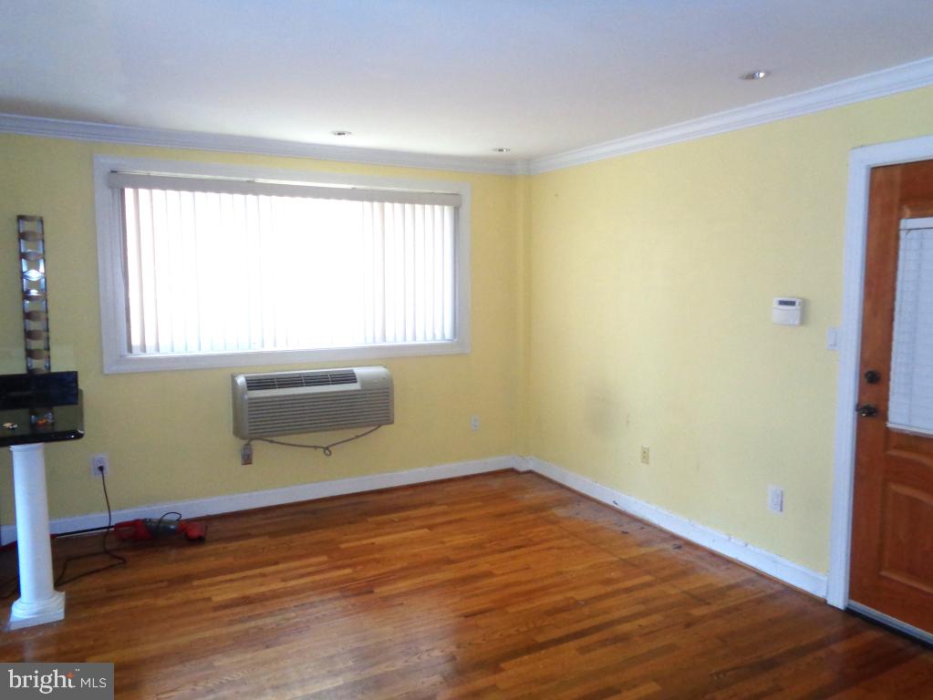 3656 NEW HAMPSHIRE AVE NW #4, WASHINGTON, District Of Columbia 20010, ,1 BathroomBathrooms,Residential,For sale,3656 NEW HAMPSHIRE AVE NW #4,DCDC2213302 MLS # DCDC2213302