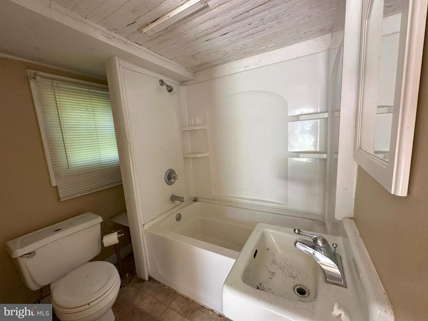 20810 WESTOVER DR, MC KENNEY, Virginia 23872, 2 Bedrooms Bedrooms, ,1 BathroomBathrooms,Residential,For sale,20810 WESTOVER DR,VADW2000050 MLS # VADW2000050