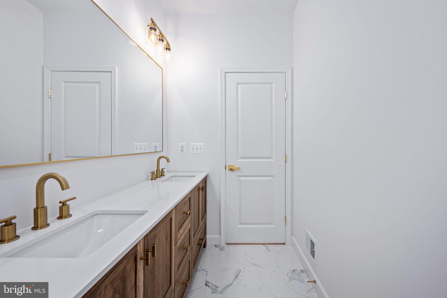 16881 HUNTERS RIDGE LANE, UNIONVILLE, Virginia 22567, 4 Bedrooms Bedrooms, ,3 BathroomsBathrooms,Residential,For sale,16881 HUNTERS RIDGE LANE,VAOR2010366 MLS # VAOR2010366