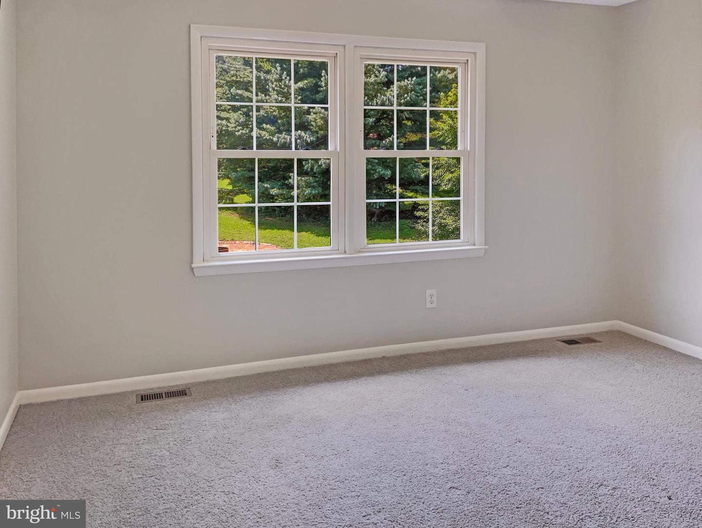 11094 ROUND HILL DR, NOKESVILLE, Virginia 20181, 4 Bedrooms Bedrooms, ,2 BathroomsBathrooms,Residential,For sale,11094 ROUND HILL DR,VAPW2100630 MLS # VAPW2100630
