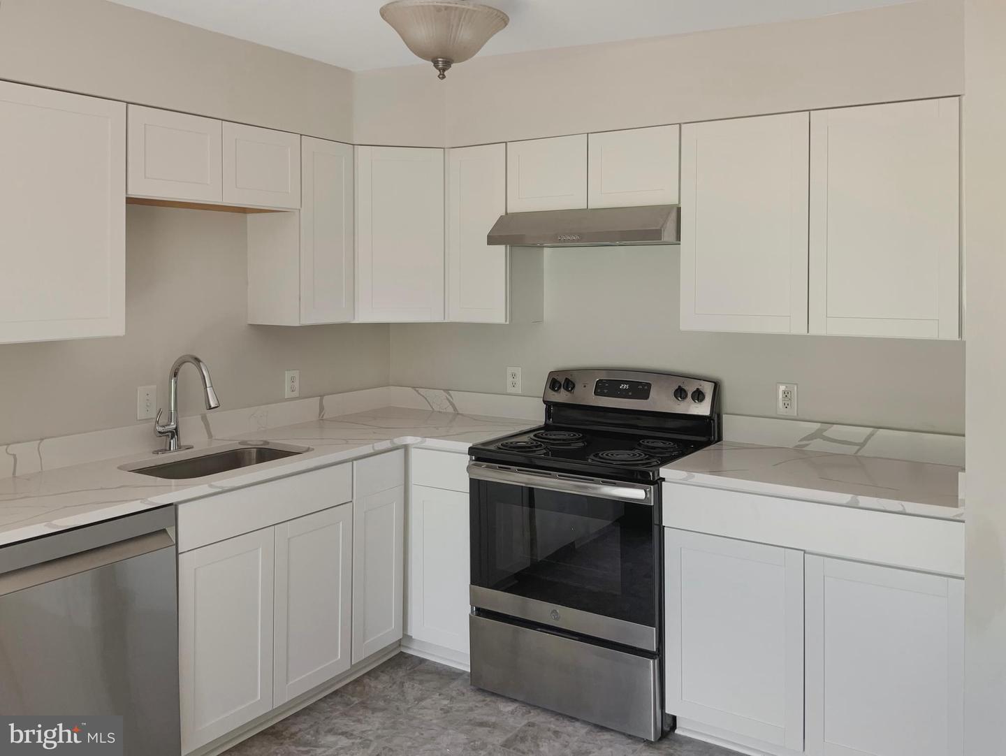 11094 ROUND HILL DR, NOKESVILLE, Virginia 20181, 4 Bedrooms Bedrooms, ,2 BathroomsBathrooms,Residential,For sale,11094 ROUND HILL DR,VAPW2100630 MLS # VAPW2100630