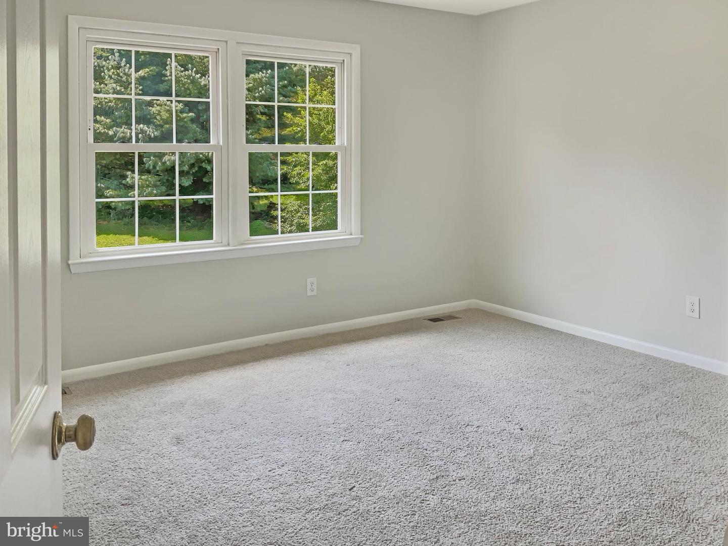 11094 ROUND HILL DR, NOKESVILLE, Virginia 20181, 4 Bedrooms Bedrooms, ,2 BathroomsBathrooms,Residential,For sale,11094 ROUND HILL DR,VAPW2100630 MLS # VAPW2100630