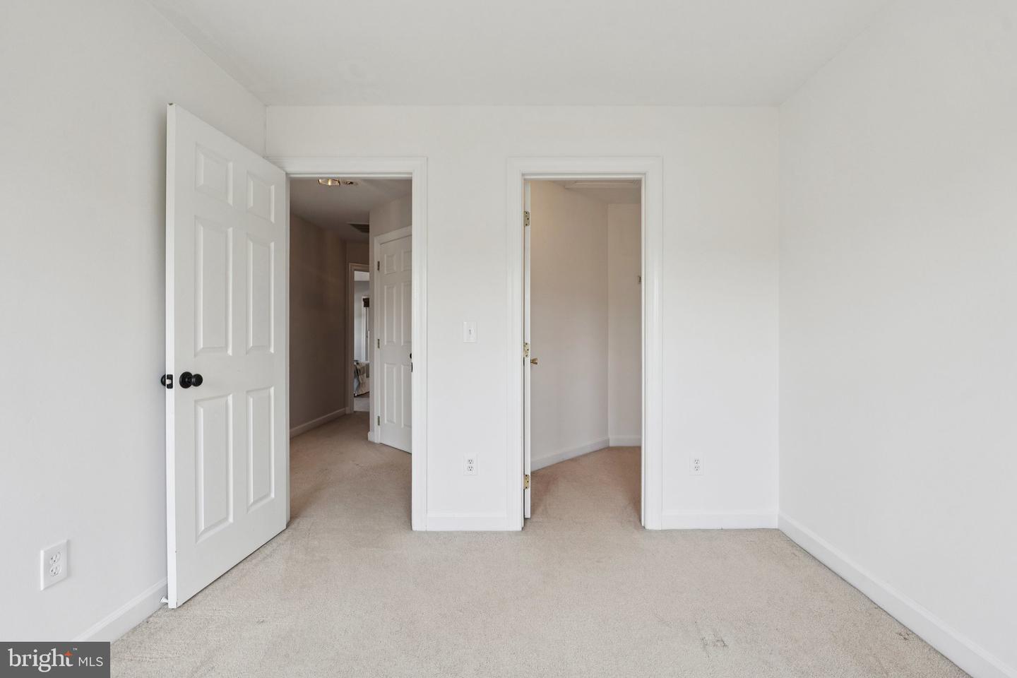 9910 MICHAEL SCHAR CT, VIENNA, Virginia 22181, 3 Bedrooms Bedrooms, ,3 BathroomsBathrooms,Residential,For sale,9910 MICHAEL SCHAR CT,VAFX2220476 MLS # VAFX2220476