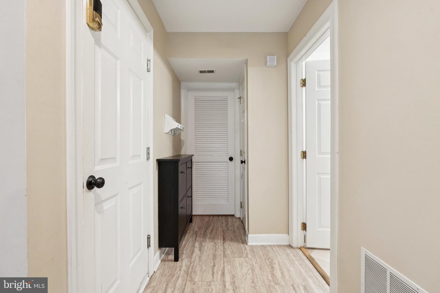 9910 MICHAEL SCHAR CT, VIENNA, Virginia 22181, 3 Bedrooms Bedrooms, ,3 BathroomsBathrooms,Residential,For sale,9910 MICHAEL SCHAR CT,VAFX2220476 MLS # VAFX2220476