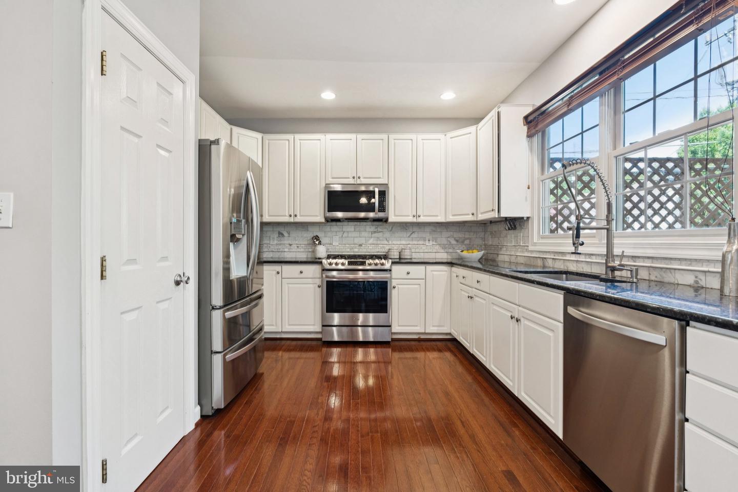 9910 MICHAEL SCHAR CT, VIENNA, Virginia 22181, 3 Bedrooms Bedrooms, ,3 BathroomsBathrooms,Residential,For sale,9910 MICHAEL SCHAR CT,VAFX2220476 MLS # VAFX2220476
