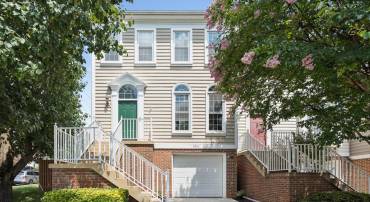 9910 MICHAEL SCHAR CT, VIENNA, Virginia 22181, 3 Bedrooms Bedrooms, ,3 BathroomsBathrooms,Residential,For sale,9910 MICHAEL SCHAR CT,VAFX2220476 MLS # VAFX2220476