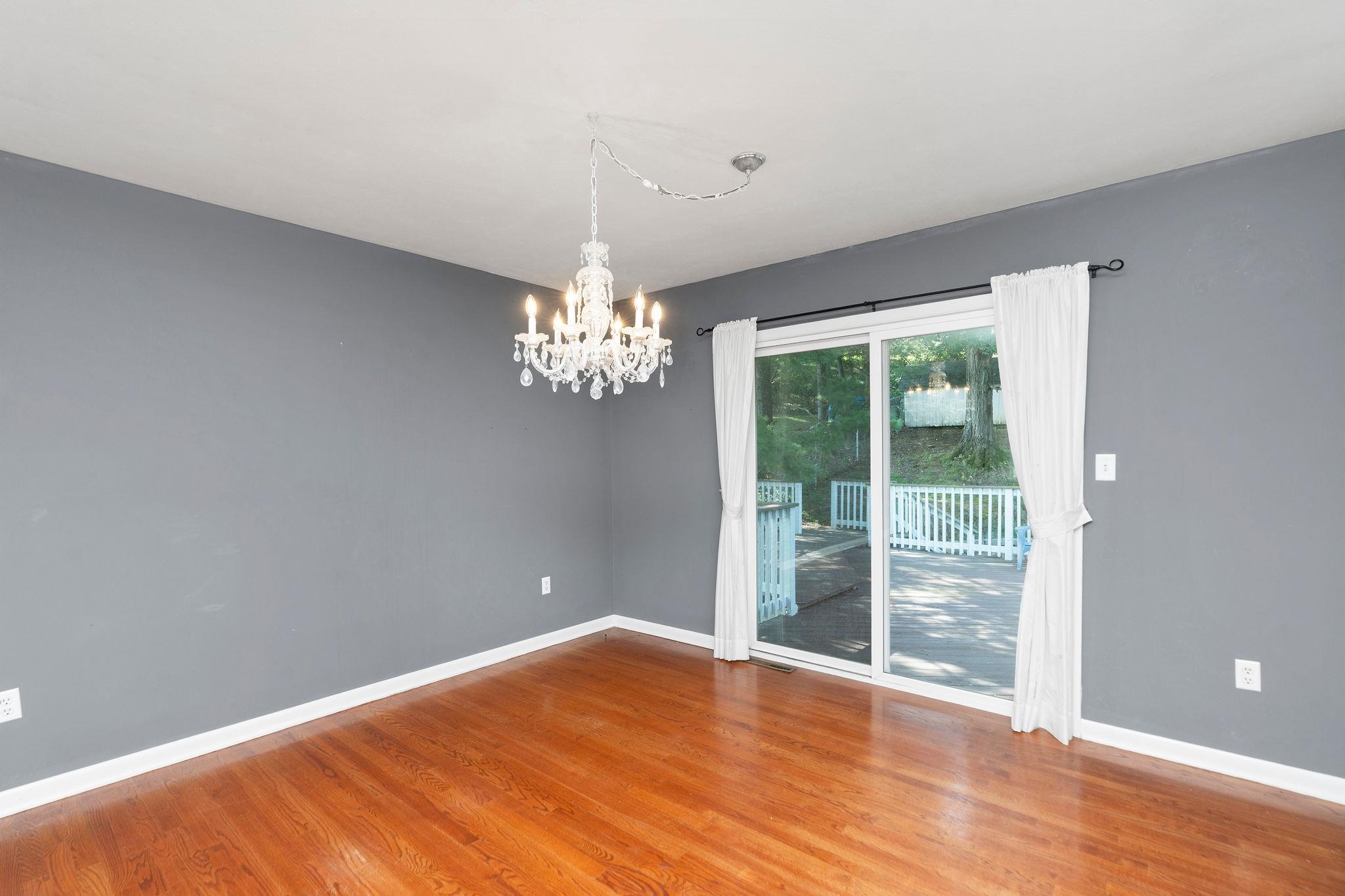 697 ALEXTINE DR, STAUNTON, Virginia 24401, 3 Bedrooms Bedrooms, ,2 BathroomsBathrooms,Residential,697 ALEXTINE DR,667415 MLS # 667415