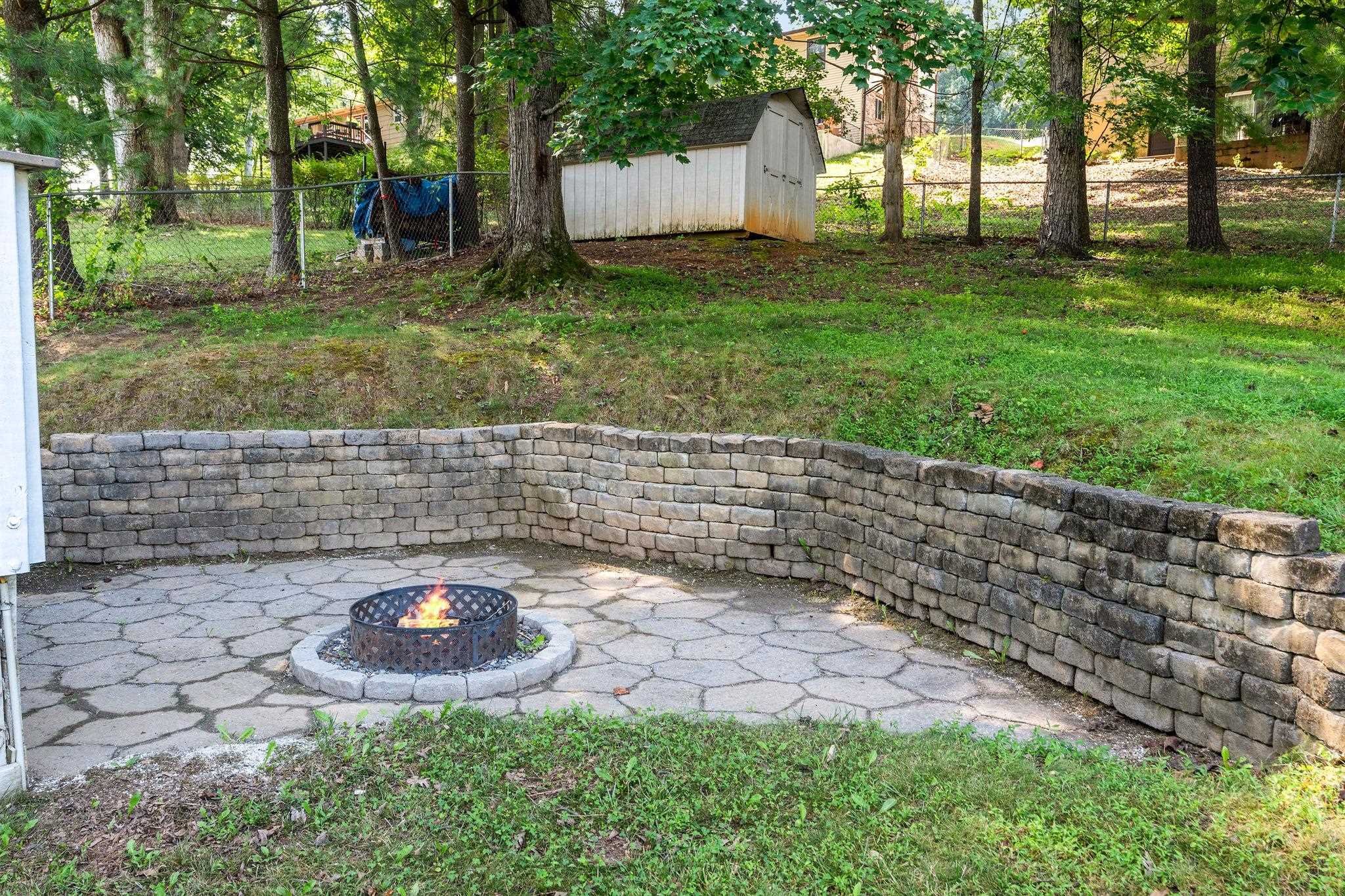 697 ALEXTINE DR, STAUNTON, Virginia 24401, 3 Bedrooms Bedrooms, ,2 BathroomsBathrooms,Residential,697 ALEXTINE DR,667415 MLS # 667415