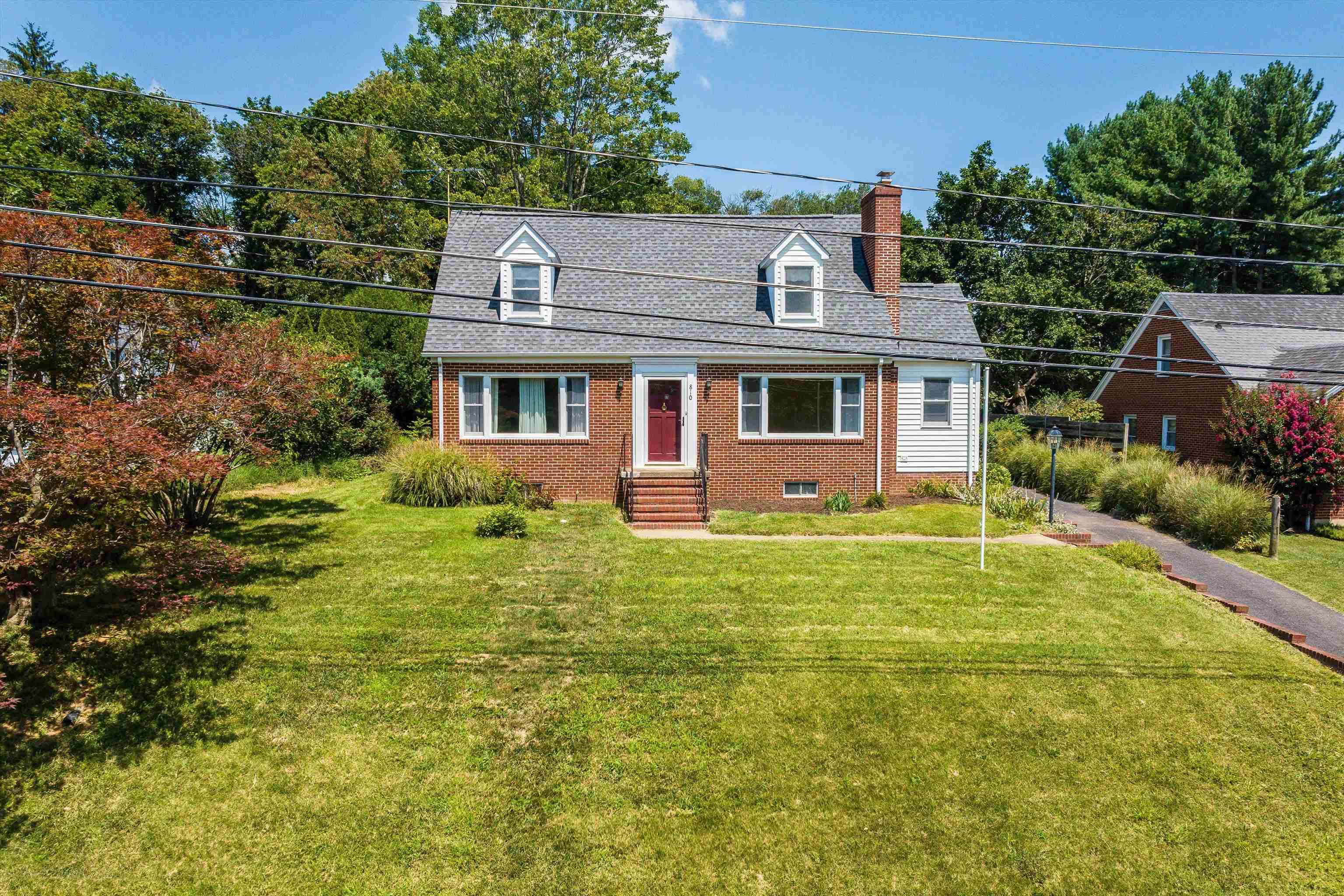 810 REID ST, STAUNTON, Virginia 24401, 3 Bedrooms Bedrooms, ,2 BathroomsBathrooms,Residential,810 REID ST,667416 MLS # 667416