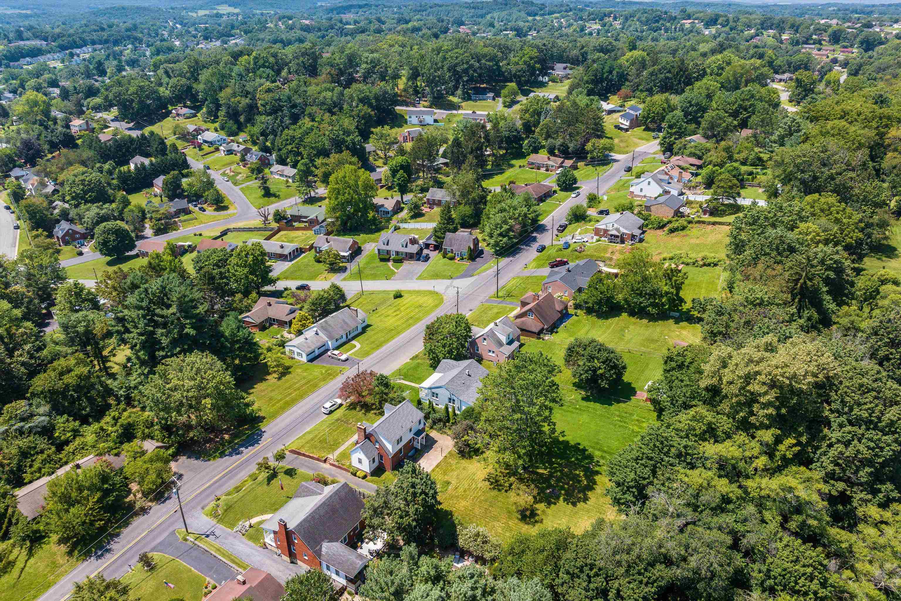 810 REID ST, STAUNTON, Virginia 24401, 3 Bedrooms Bedrooms, ,2 BathroomsBathrooms,Residential,810 REID ST,667416 MLS # 667416