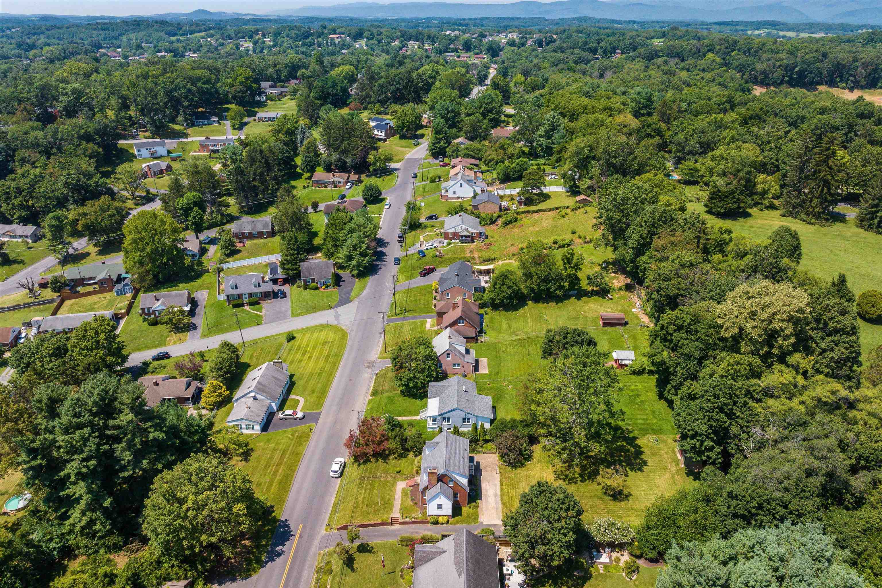 810 REID ST, STAUNTON, Virginia 24401, 3 Bedrooms Bedrooms, ,2 BathroomsBathrooms,Residential,810 REID ST,667416 MLS # 667416