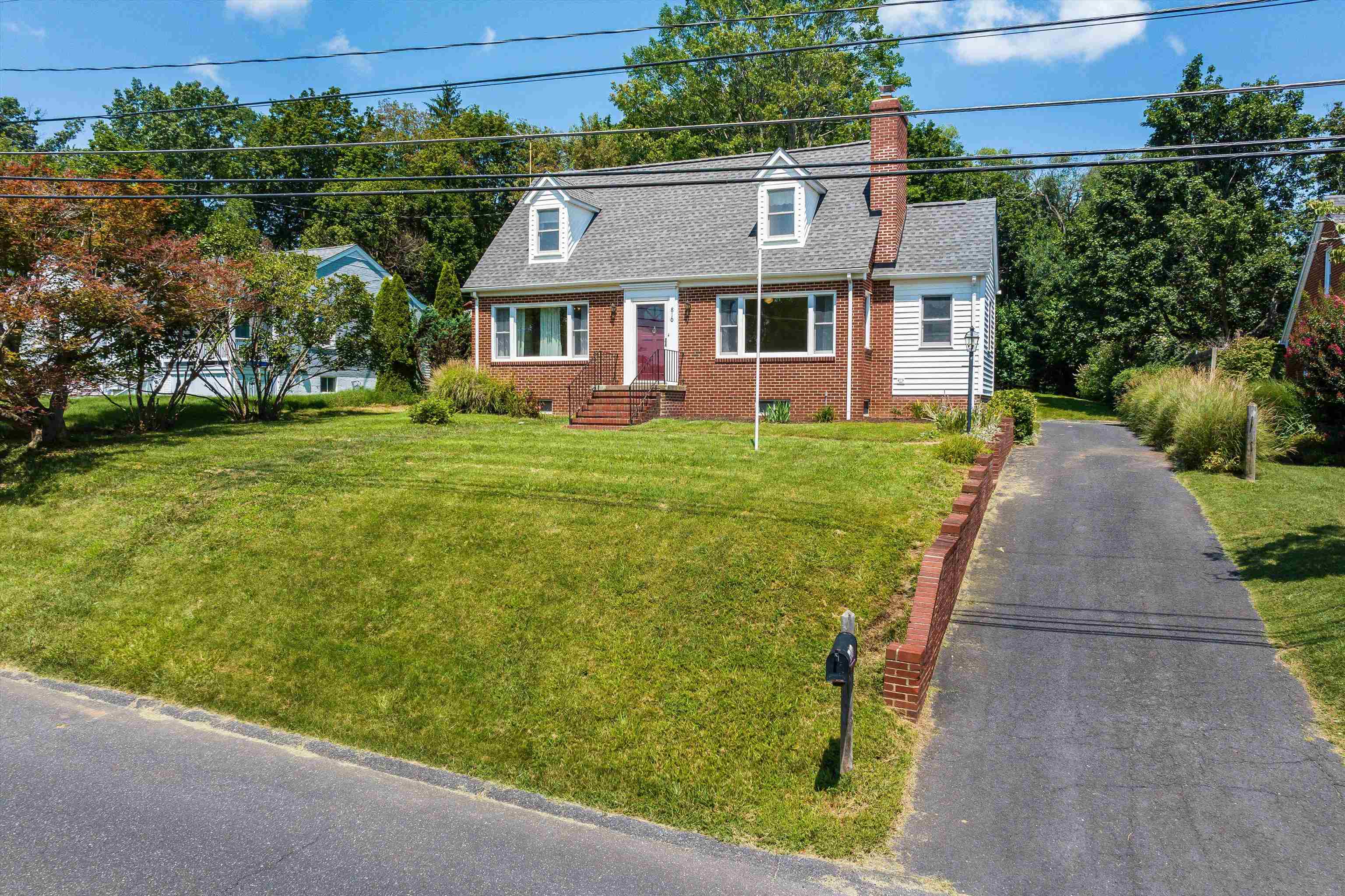 810 REID ST, STAUNTON, Virginia 24401, 3 Bedrooms Bedrooms, ,2 BathroomsBathrooms,Residential,810 REID ST,667416 MLS # 667416